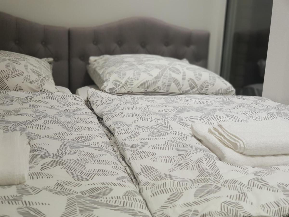 Ferienwohnung Mit Jacuzzi Naehe Flughafen Koeln Bonn Troisdorf Dış mekan fotoğraf