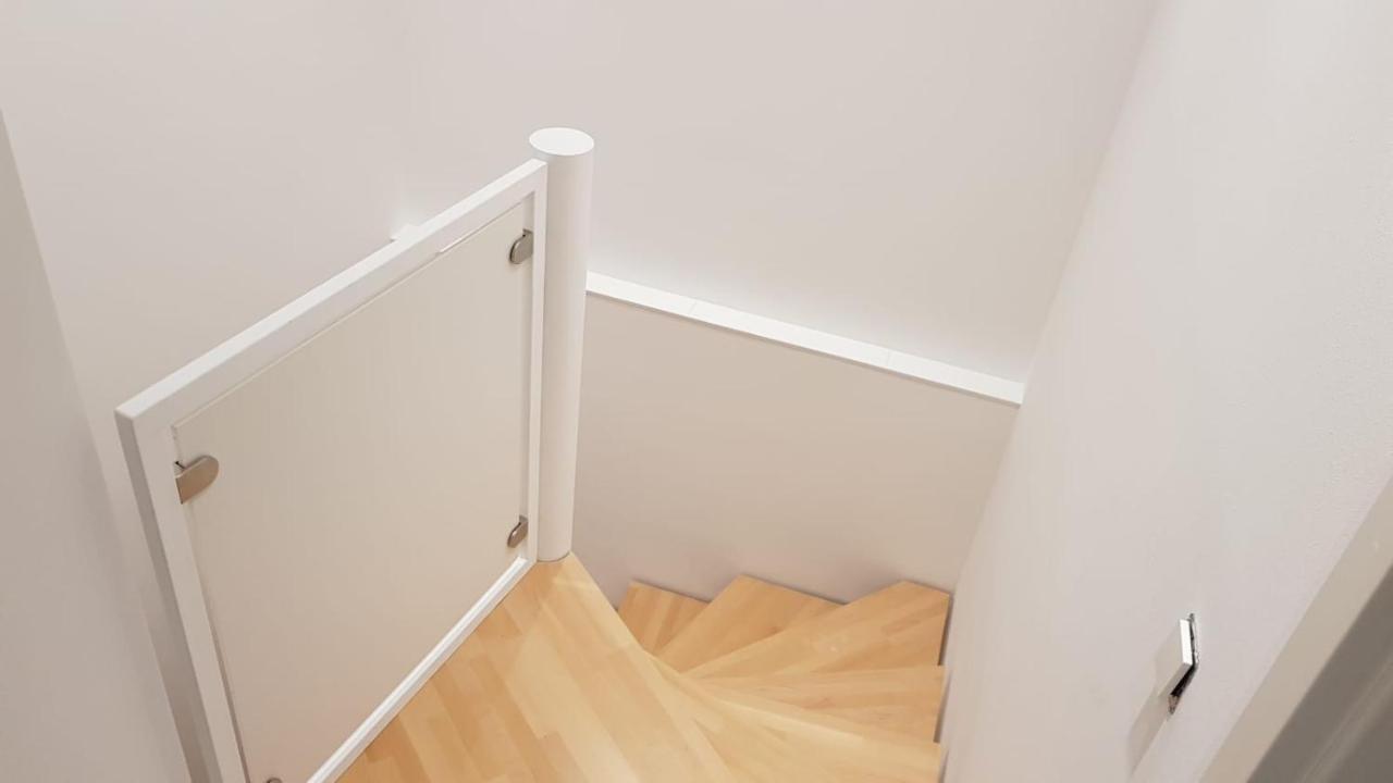 Ferienwohnung Mit Jacuzzi Naehe Flughafen Koeln Bonn Troisdorf Dış mekan fotoğraf