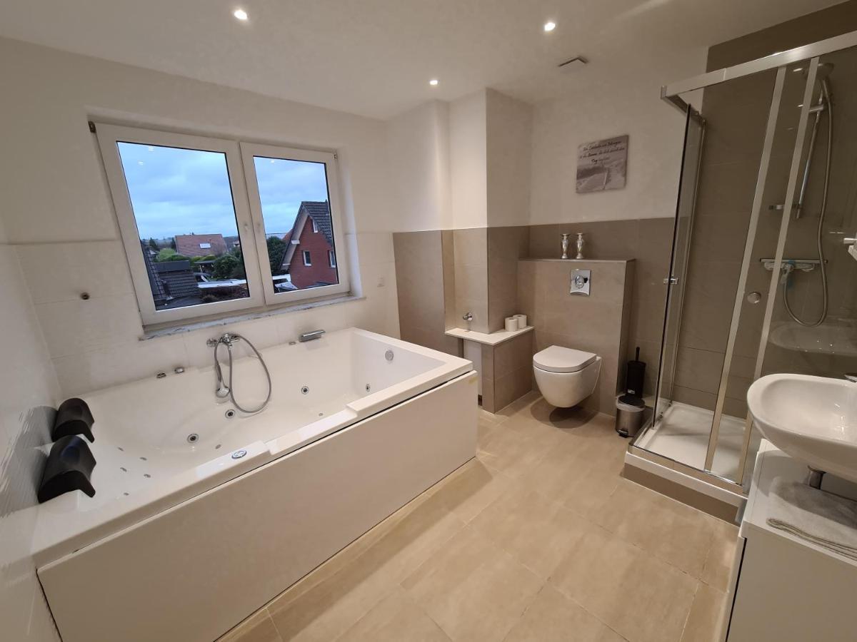 Ferienwohnung Mit Jacuzzi Naehe Flughafen Koeln Bonn Troisdorf Dış mekan fotoğraf